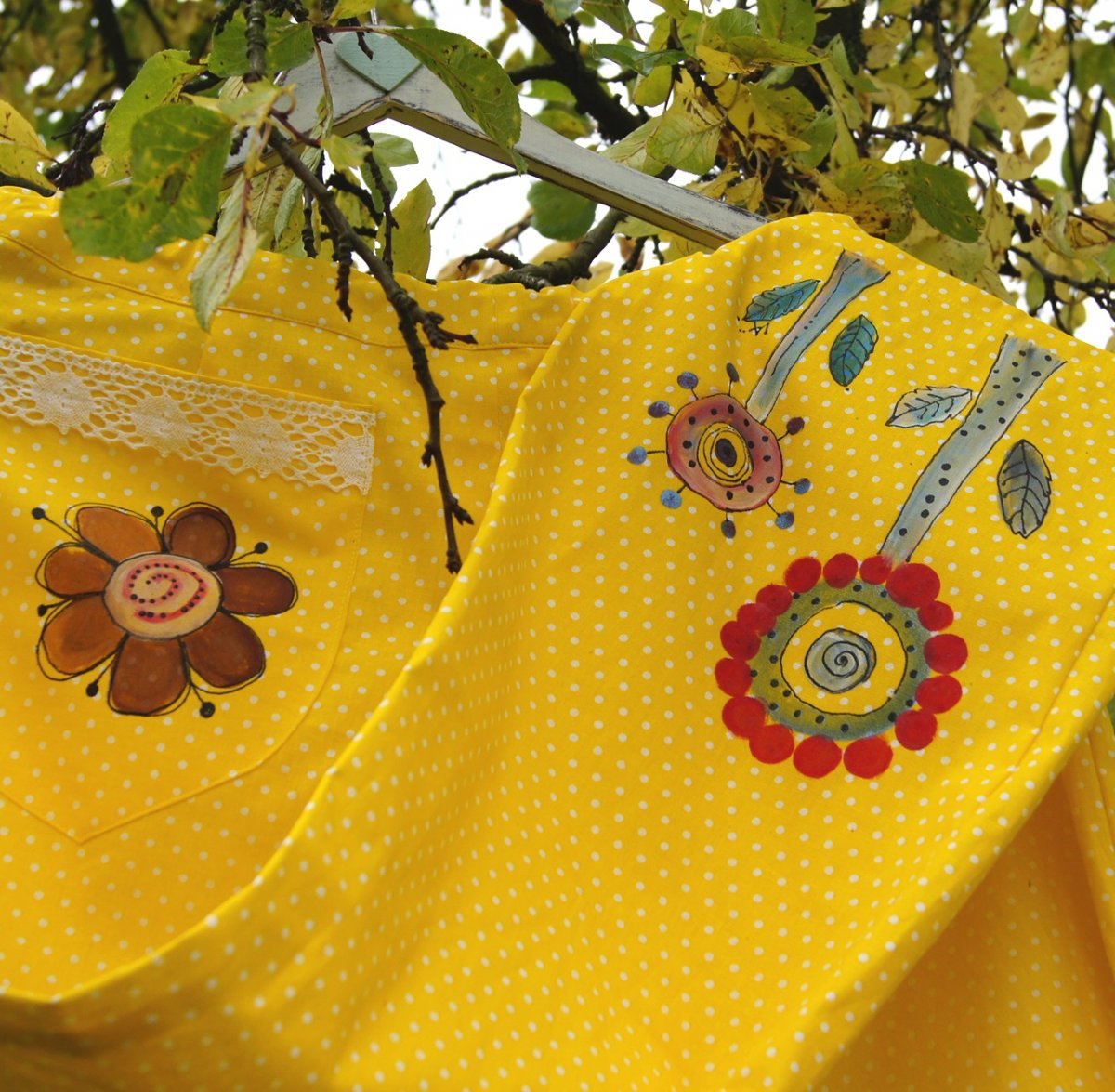 Malované gatě puntíkačky s krajkou