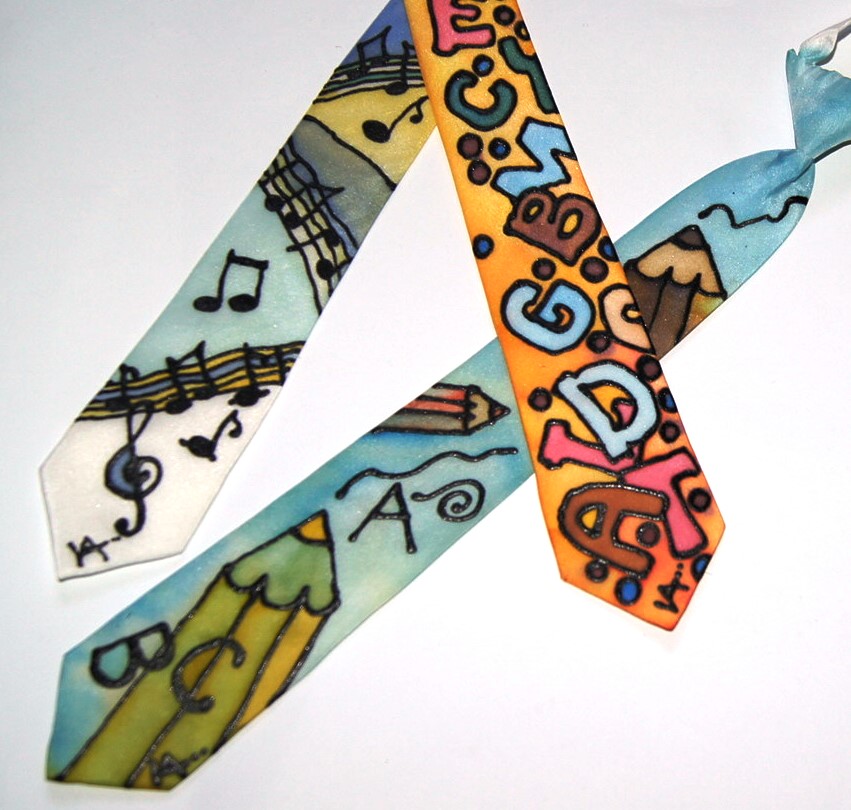 Ručně malovaná hedvábná kravata dětská písmenková