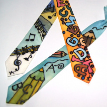 Ručně malovaná hedvábná kravata dětská písmenková