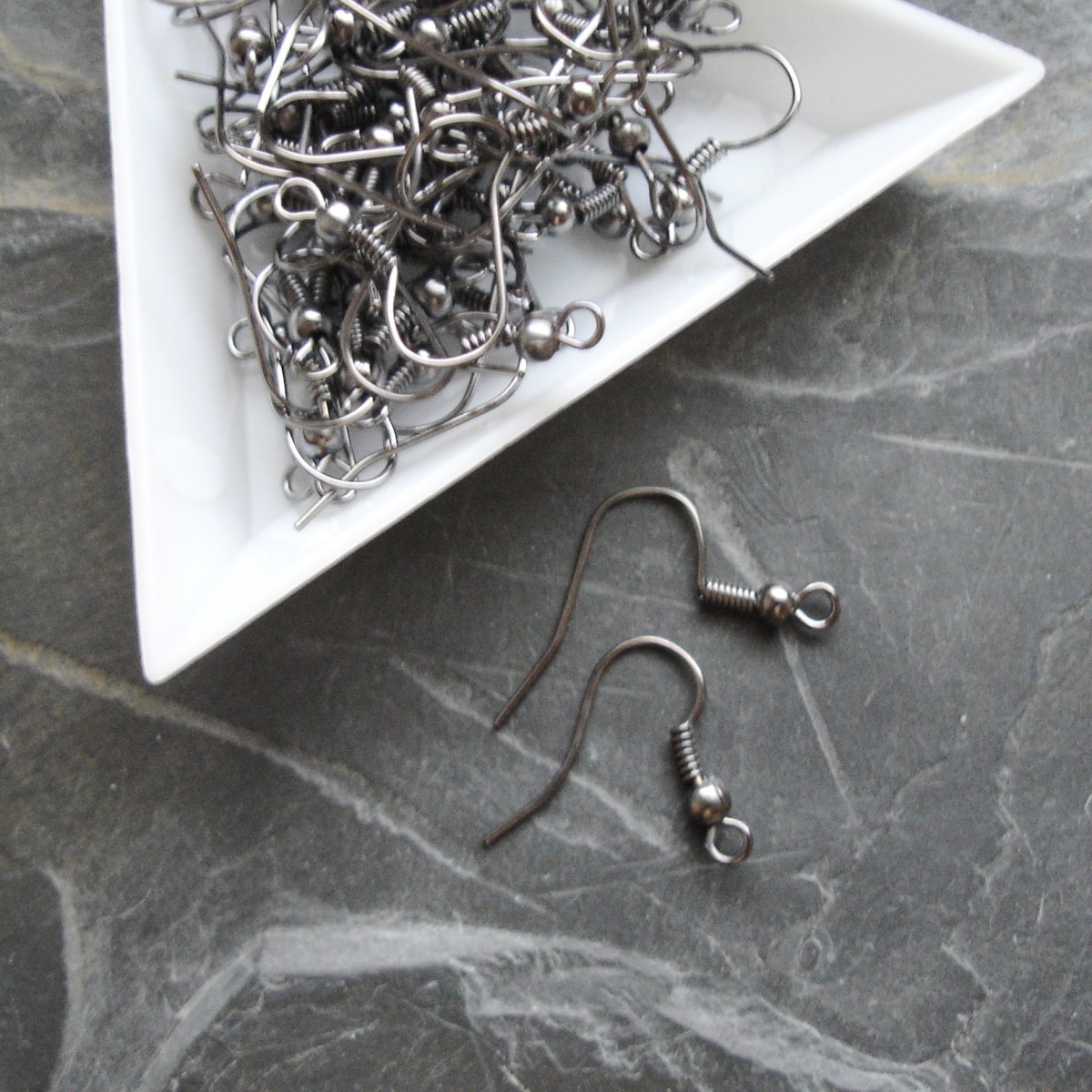 Náušnicový háček  - 10 ks - gunmetal