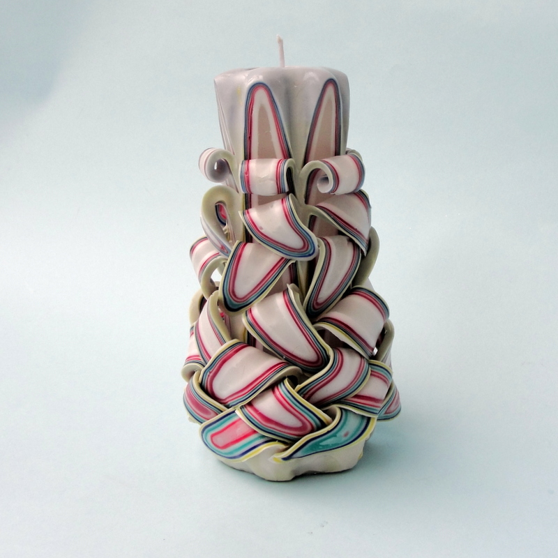 Řezaná pestrobarevná svíčka