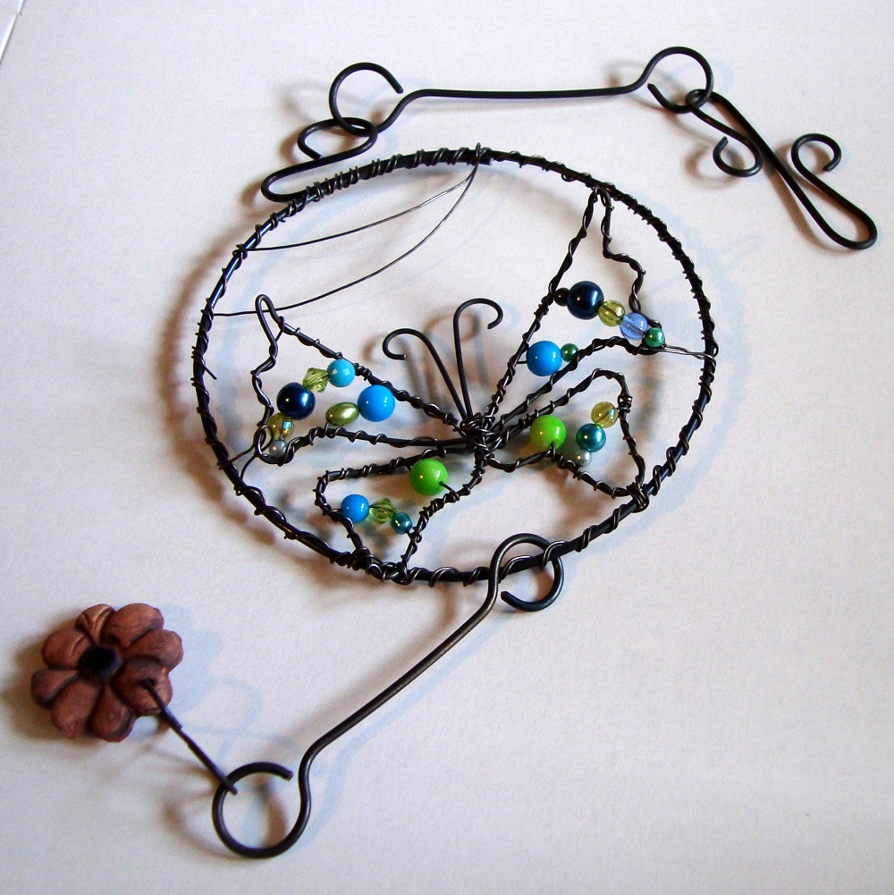 Motýlkový -  drátovaný závěs na zeď