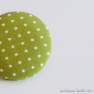 Zelená brož s puntíky