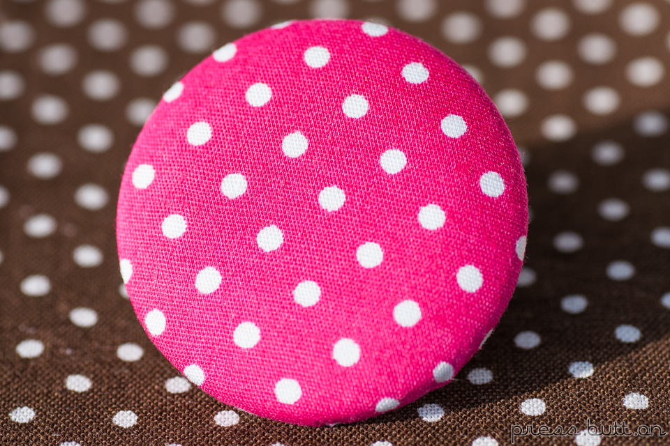 Růžová s puntíky