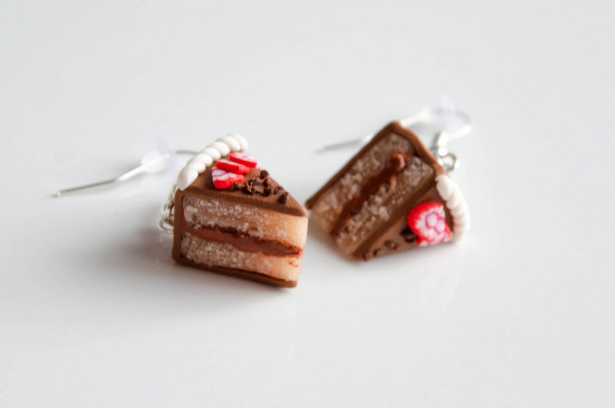  Krémové dortíky s jahodami a hořkou čokoládou 