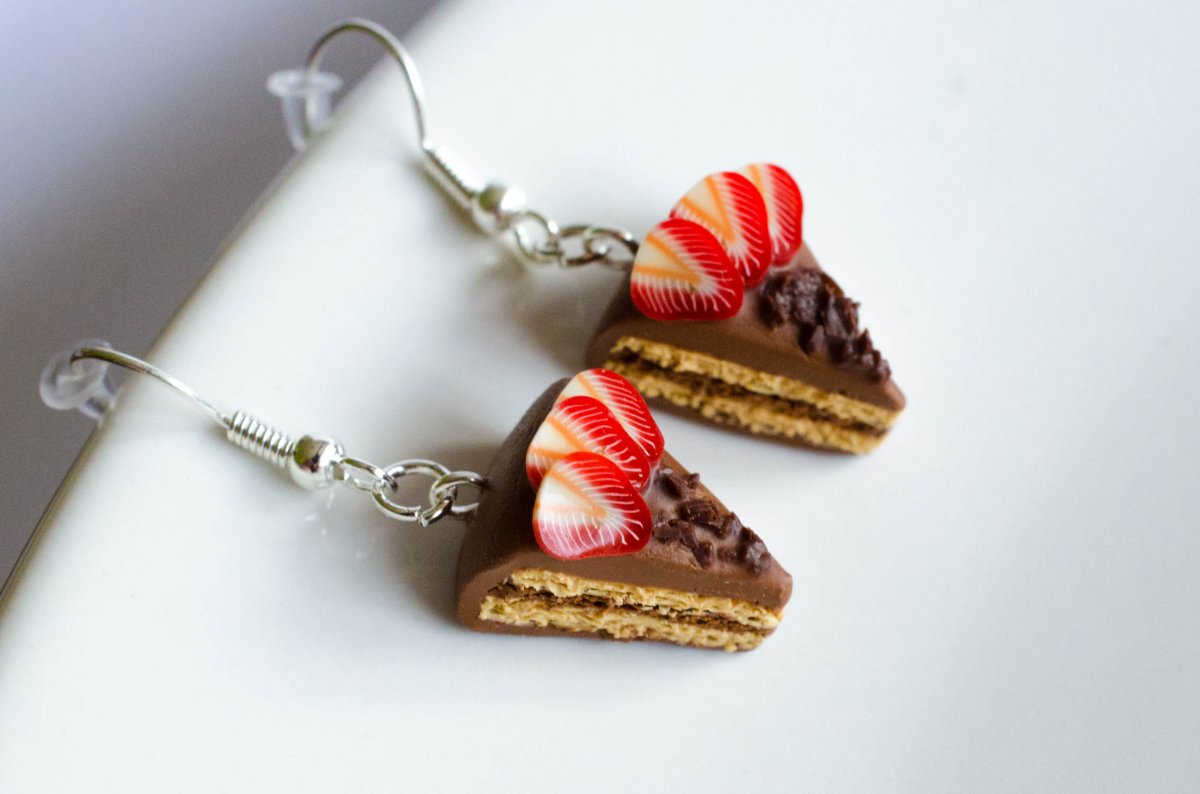 Čokoládové dortíky s jahodami