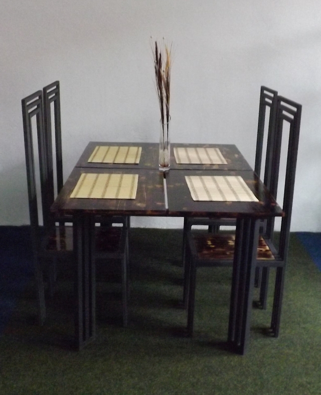 Jídelní stůl a židle