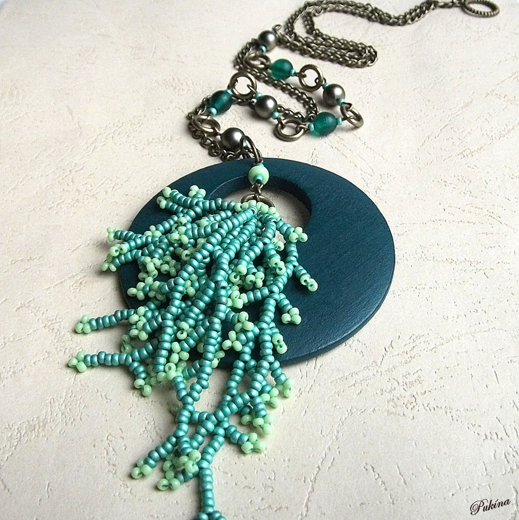 Náhrdelník zelenkavý