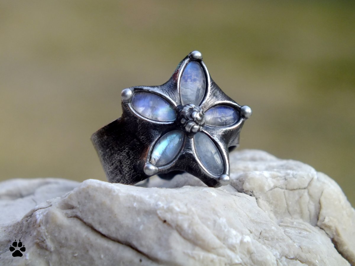 Měsíční květina - prsten s aduláry