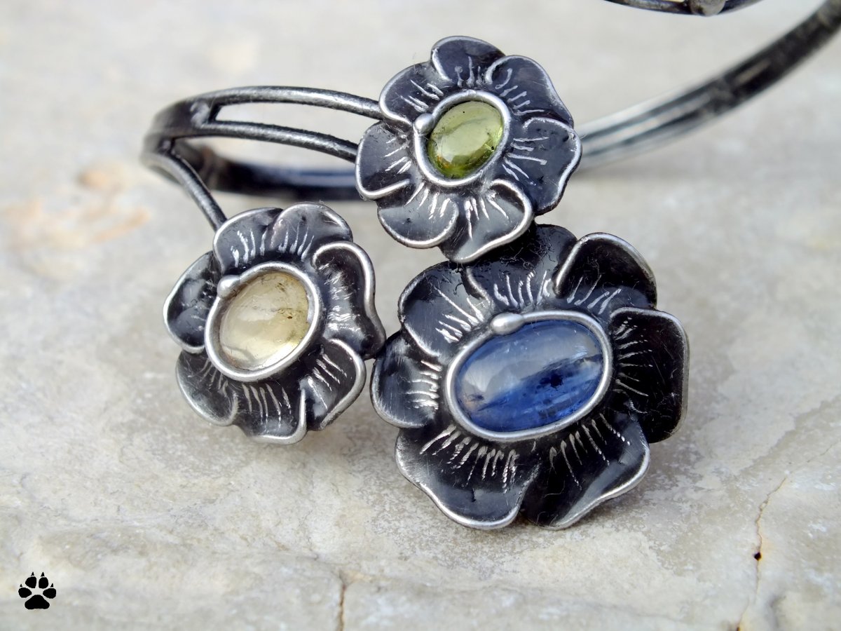 Náramek Kytice - kyanit,citrín,olivín