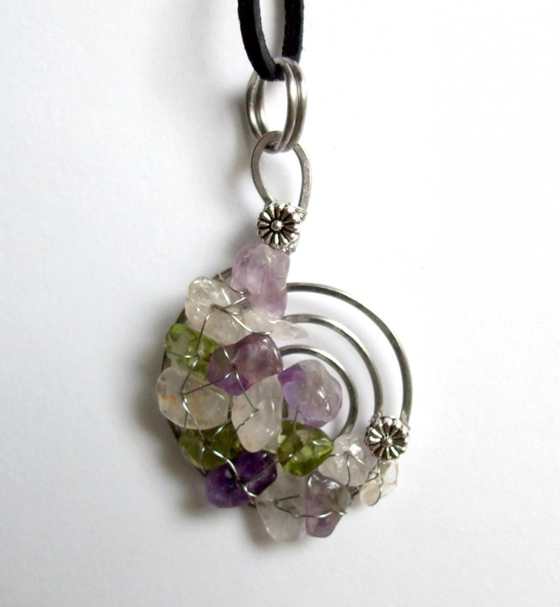 Spirála s minerály.