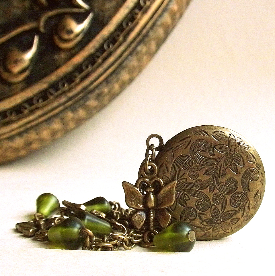 Medailon z motýlí louky