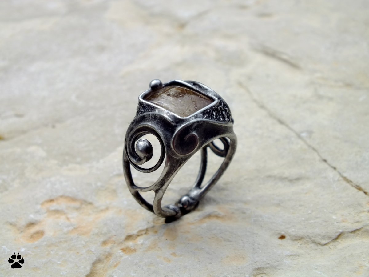 Zlaté vlasy - prsten se sagenitem