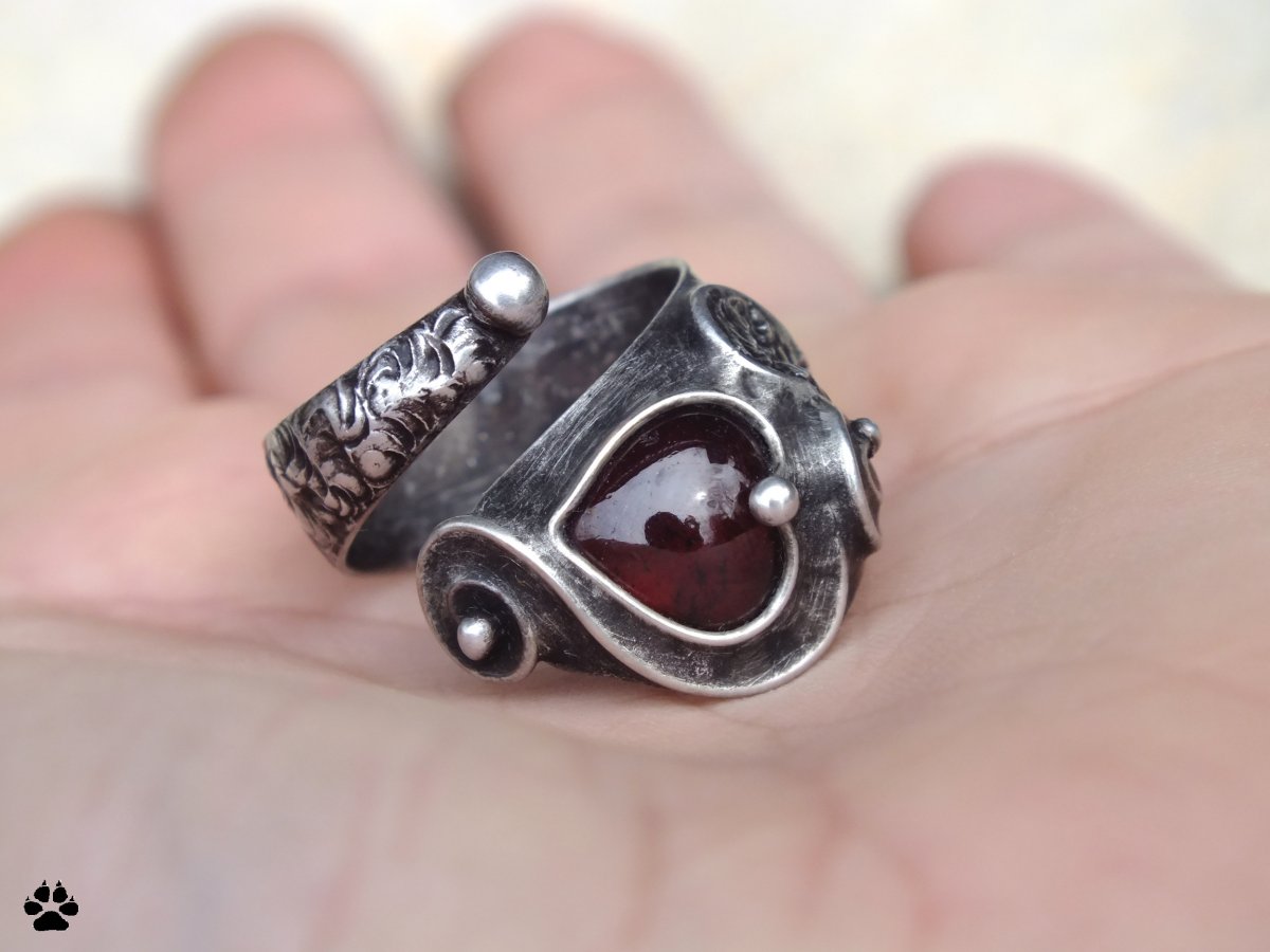 Dvě srdce II.- prsten s granátem almandin