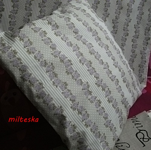 povlak na polštář s růžičkami