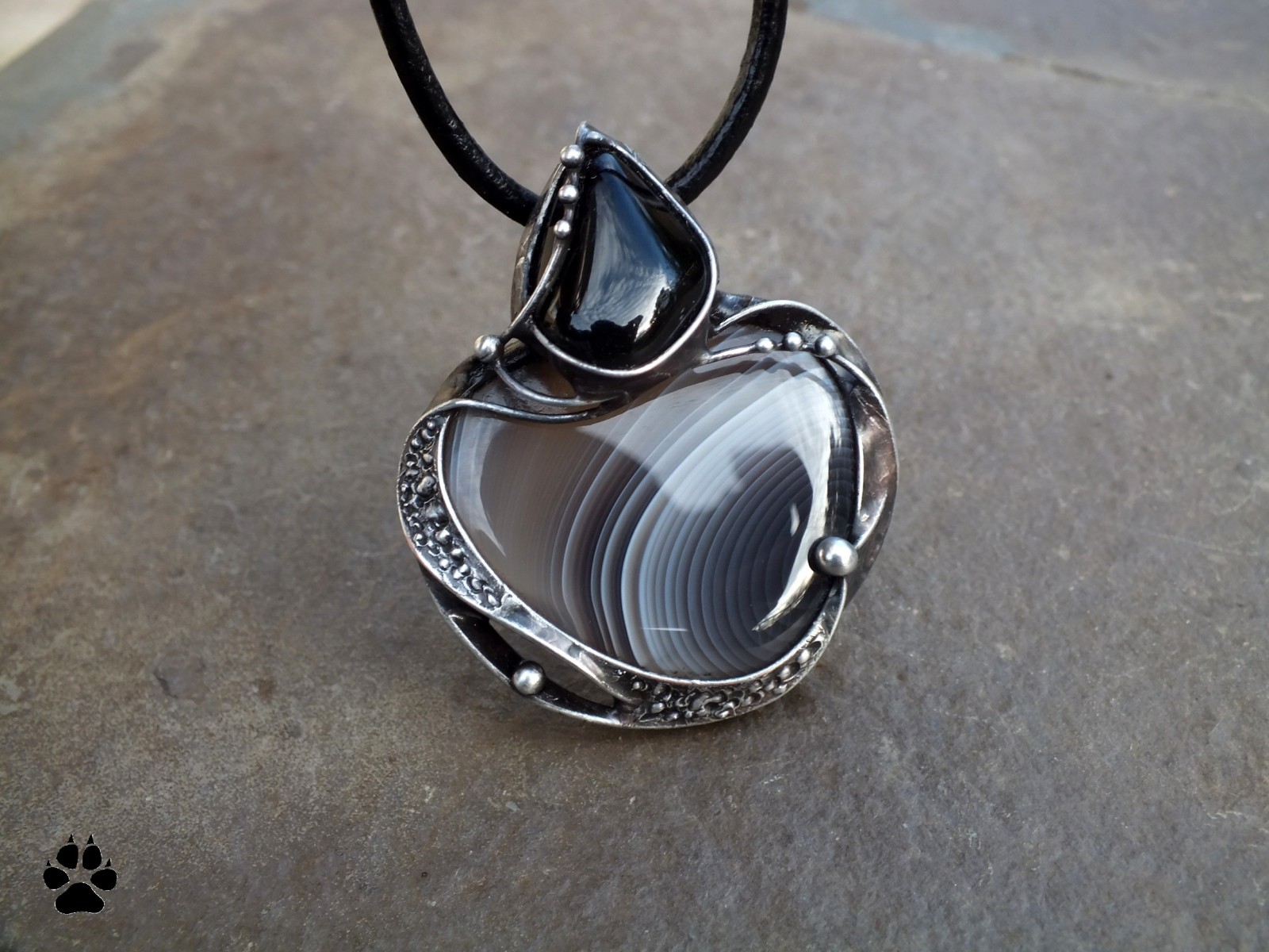 NIGHT - achát botswana a obsidián