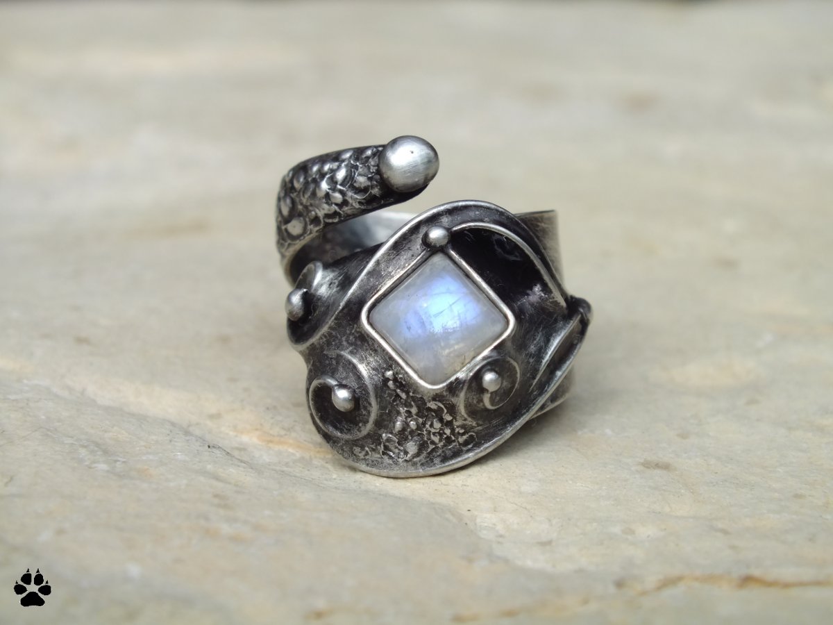 Rhombus - prsten s měsíčním kamenem