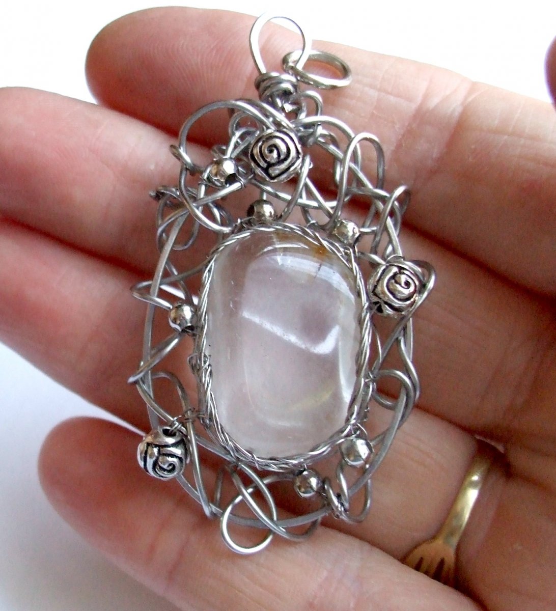 Křišťál - odežene zlo.