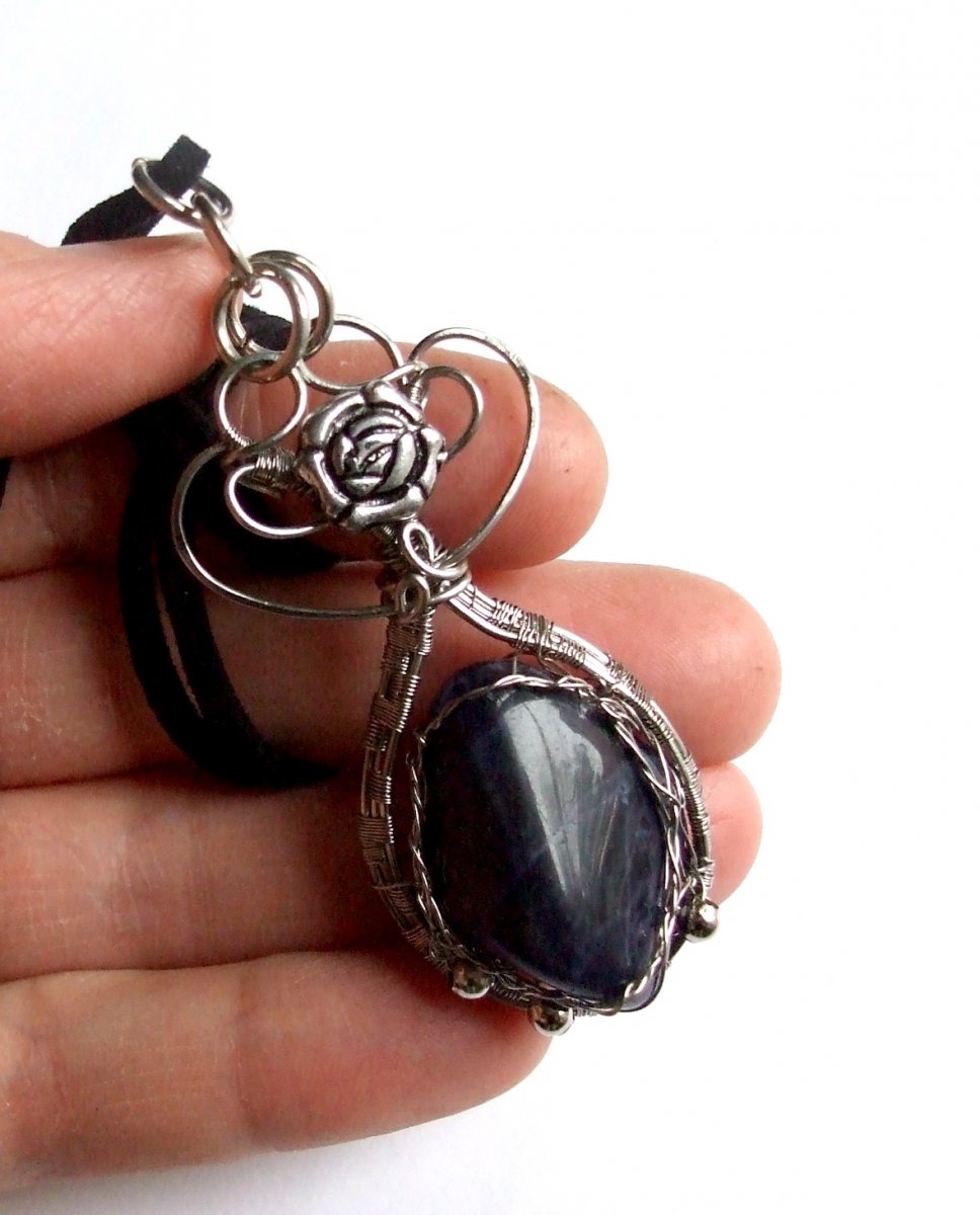 Sodalit prohlubuje představivost.