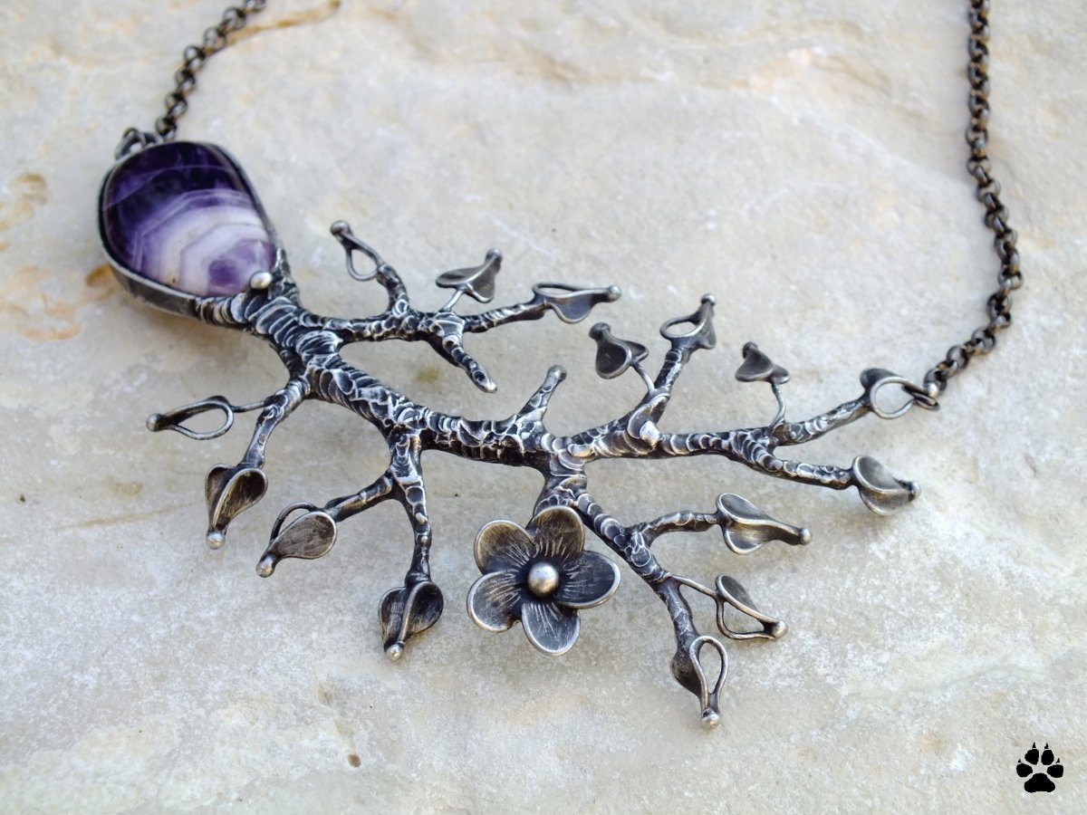 Větvička ametystová