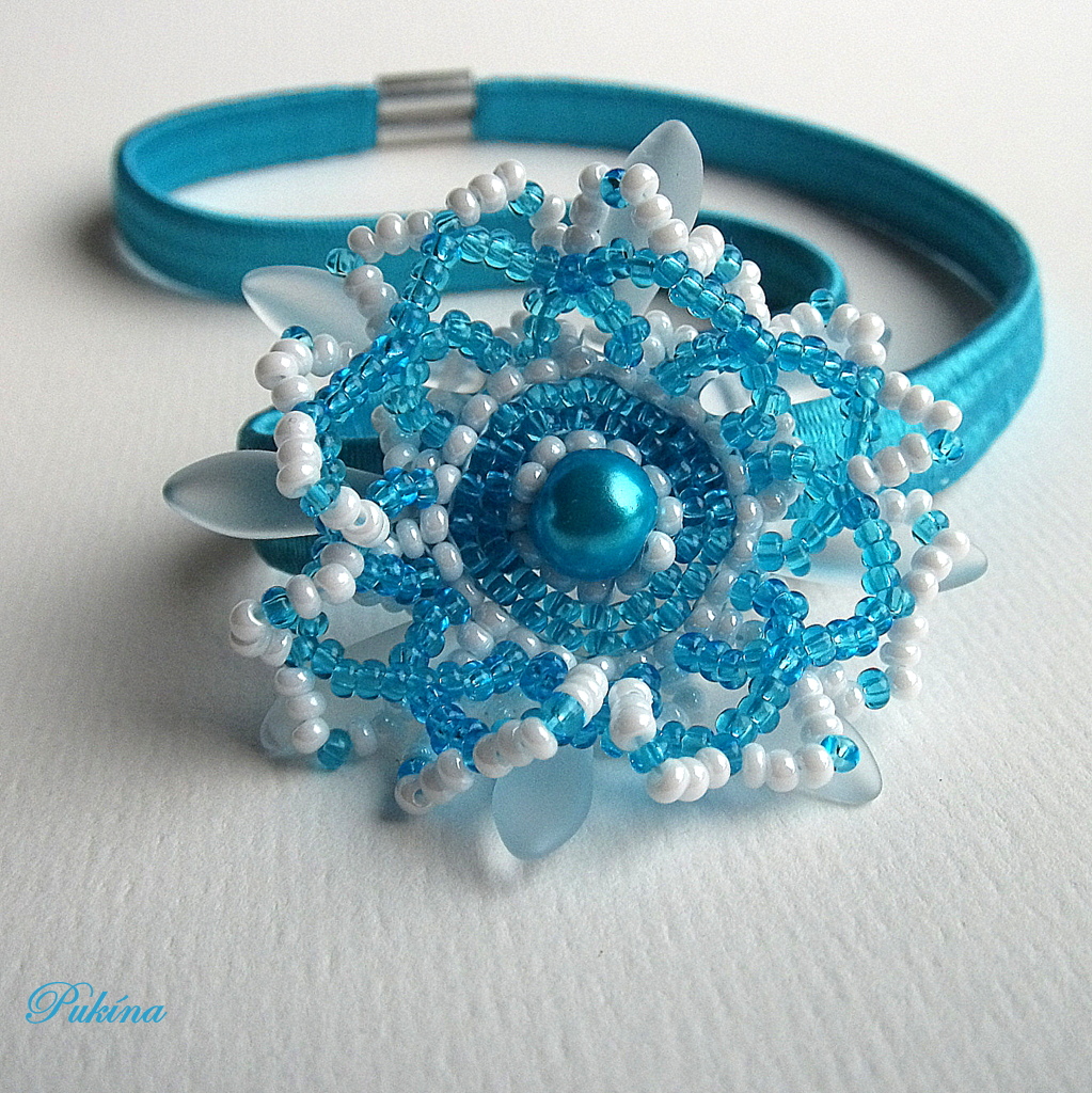 Modro-bílá čelenka