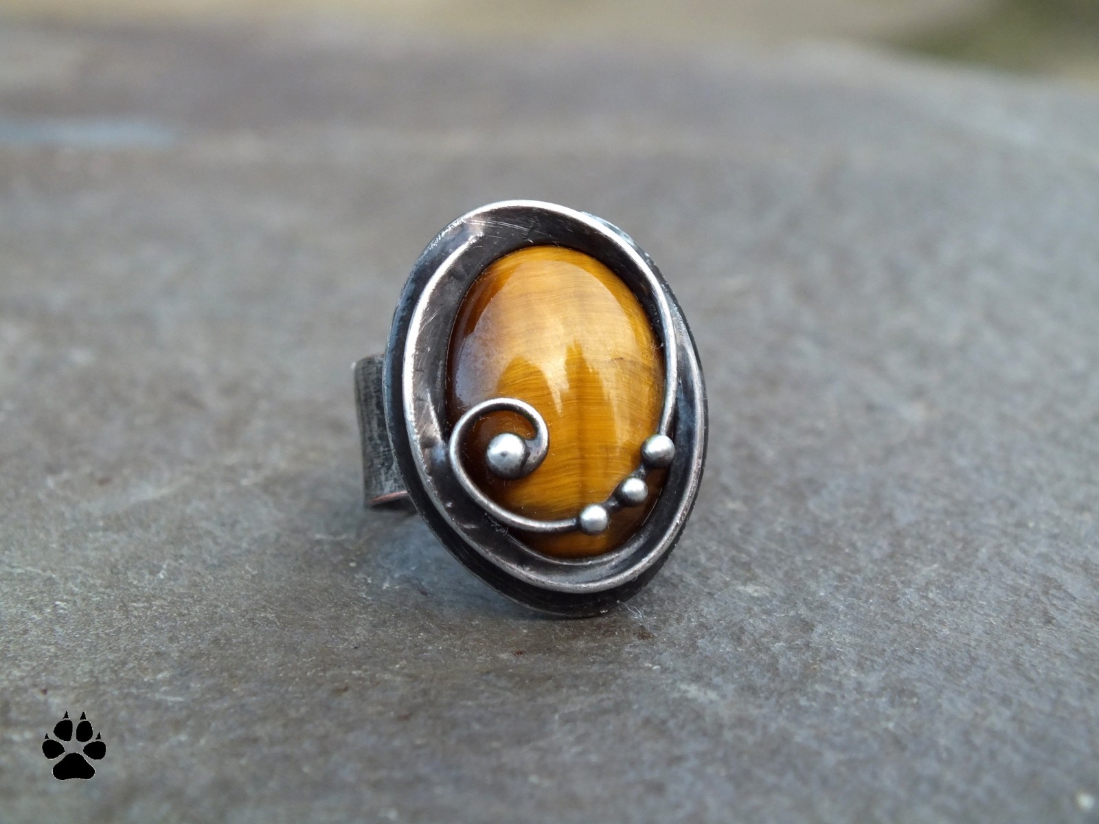 Prsten s tygřím okem