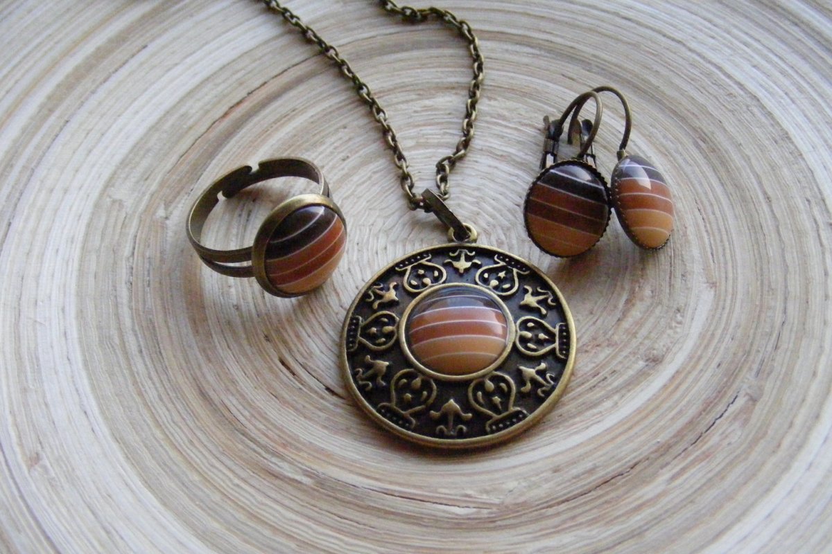 Sada - hnědý proužek