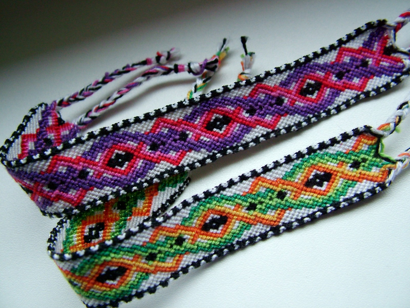 Barevný náramek č. 135