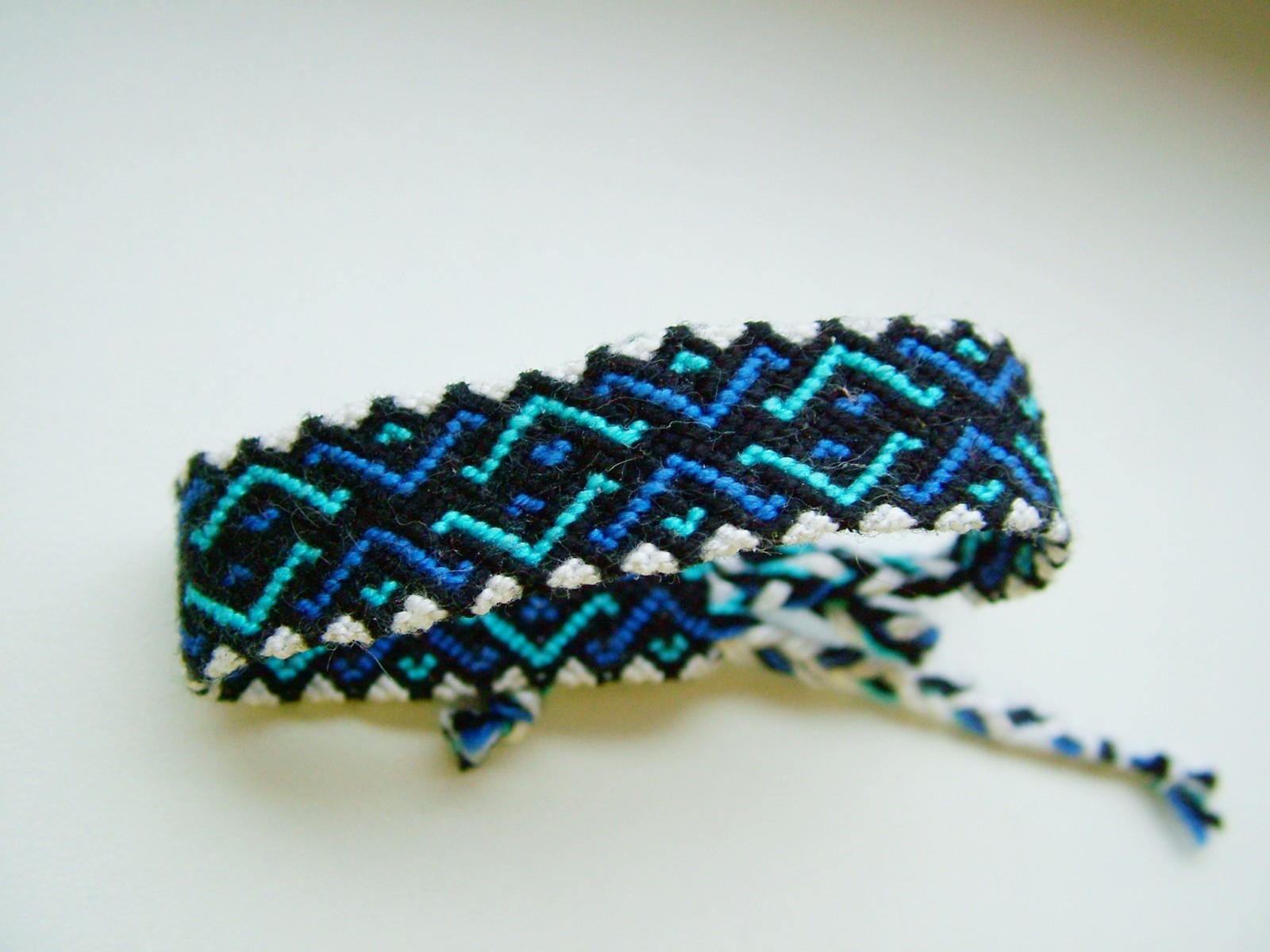 Barevný náramek č. 117