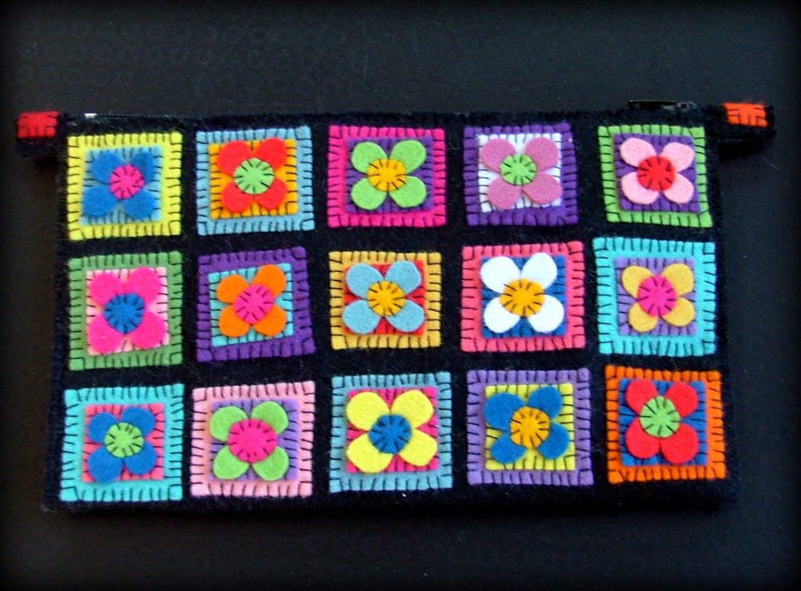 10 000 stehů - etue na drobnosti, doklady