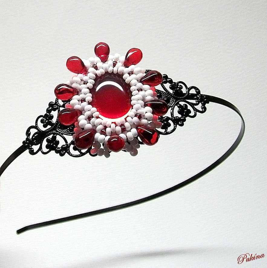 Čelenka s kabošonem