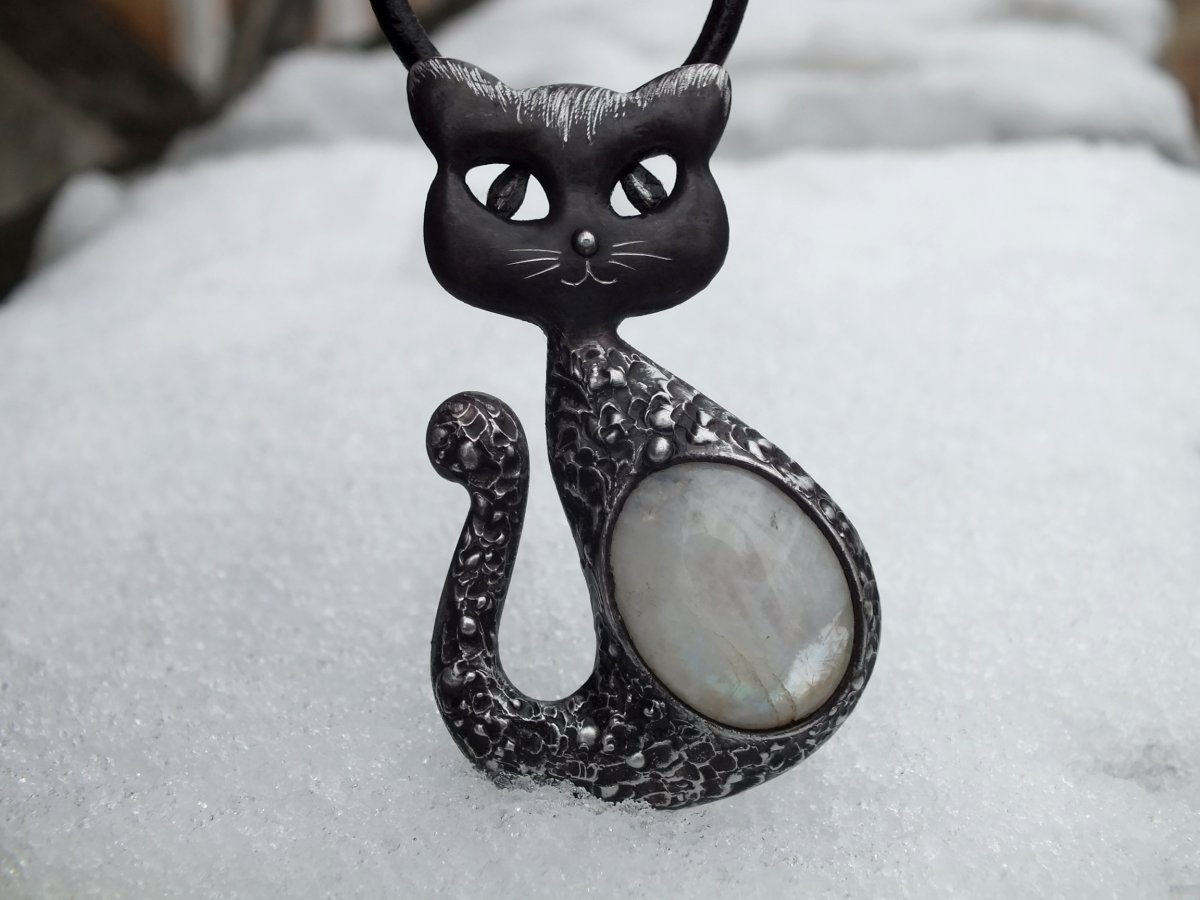 Kočička Sněhurka - měsíční kámen