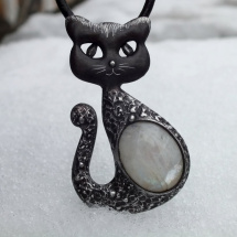 Kočička Sněhurka - měsíční kámen