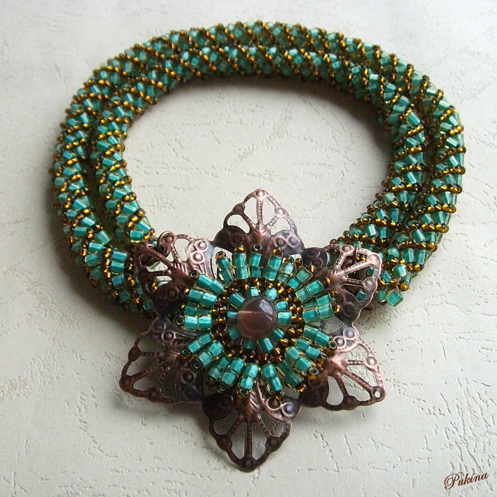 Náhrdelník s květem