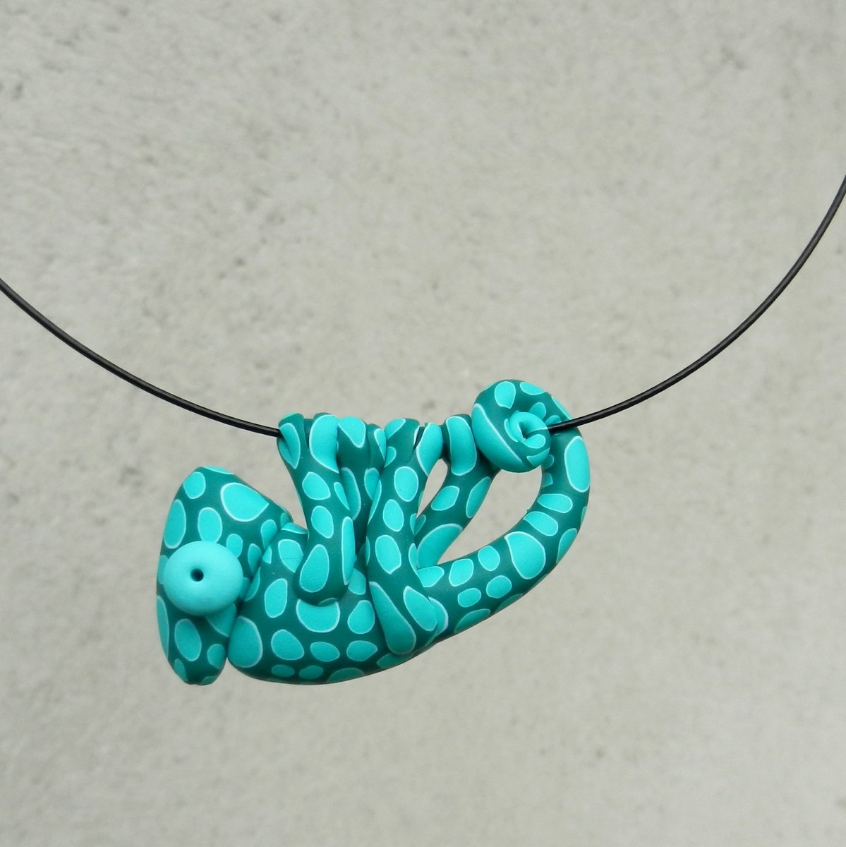 Chamík petrolejový