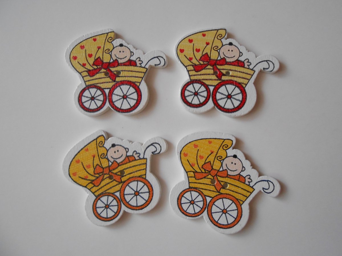 Dřevěné knoflíky kočárek - žluté