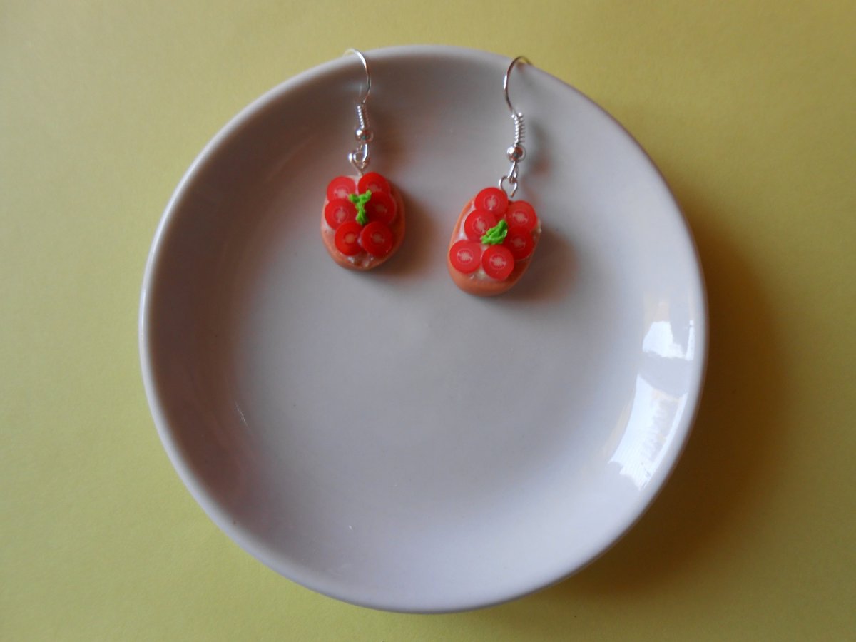 Chlebíček s rajčetem