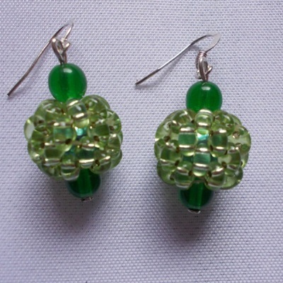 náušnice zelená kulička