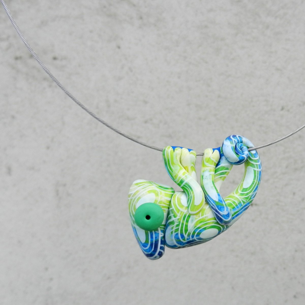 Chamík modrozelený průsvitný