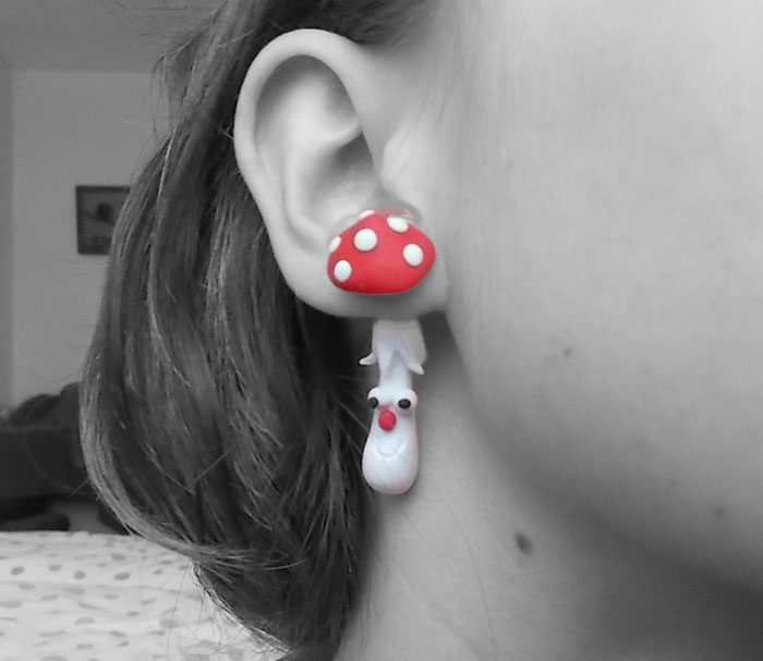 Mochomůrky skrz ouško