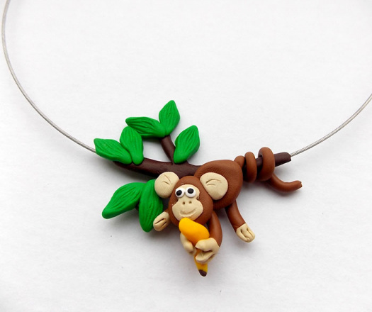 Přívěsek - opička na větvi