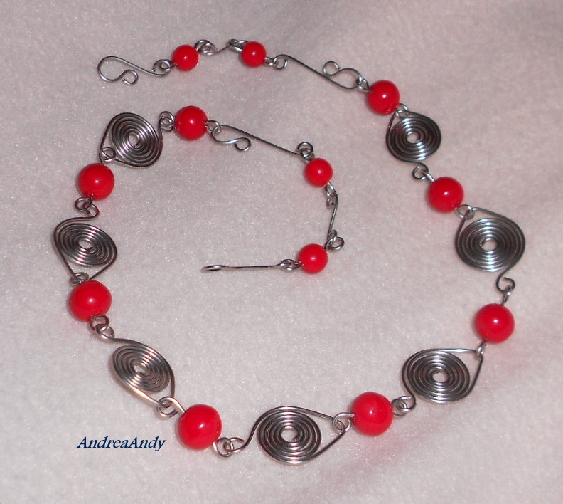 Spirály se světle červenou