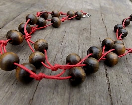 Hnědé na červené