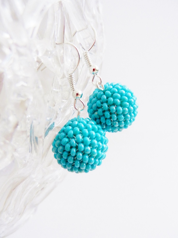 Světle modré obšivaní