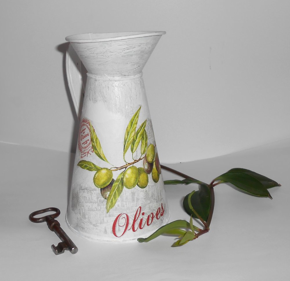Plechový džbán - Olives