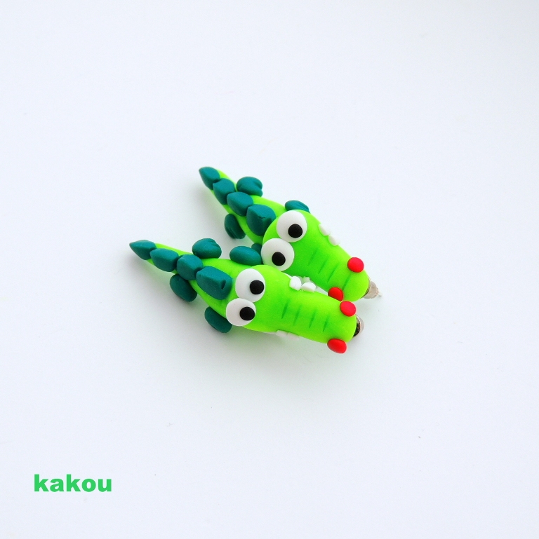 pomooooc krokodýl mi kouše ucho - s tmavě zel.