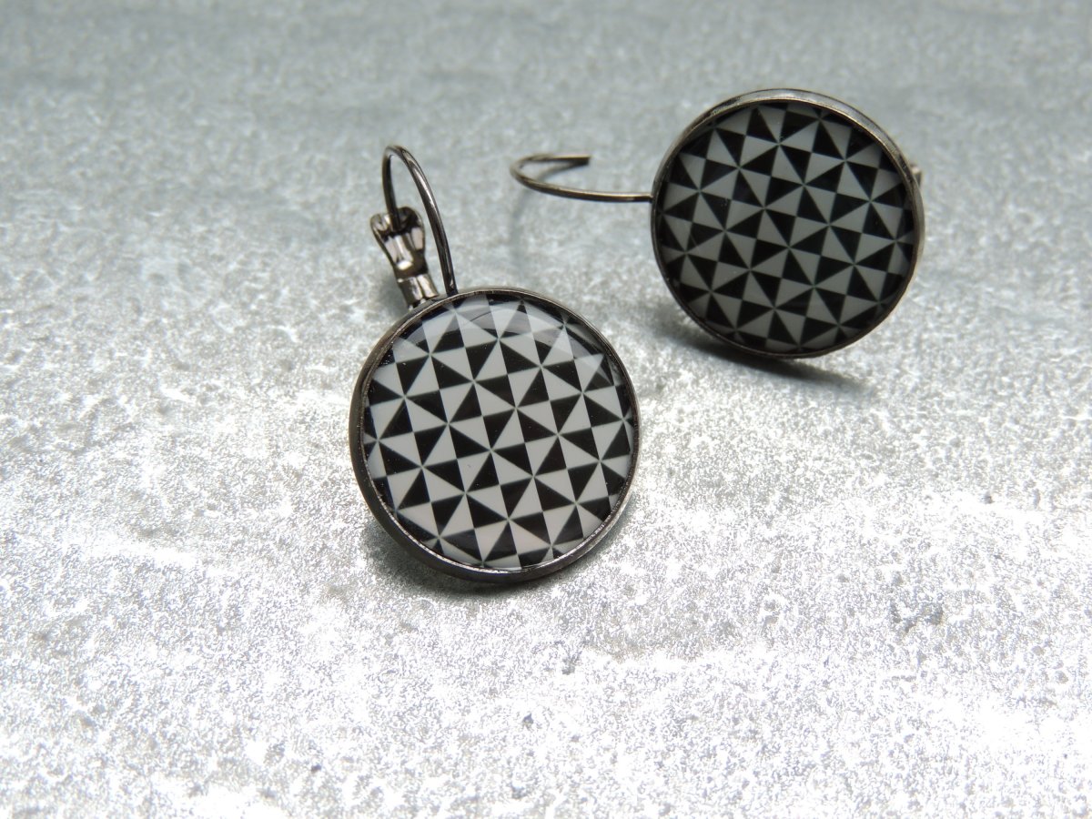 Černobílé trojúhelníky