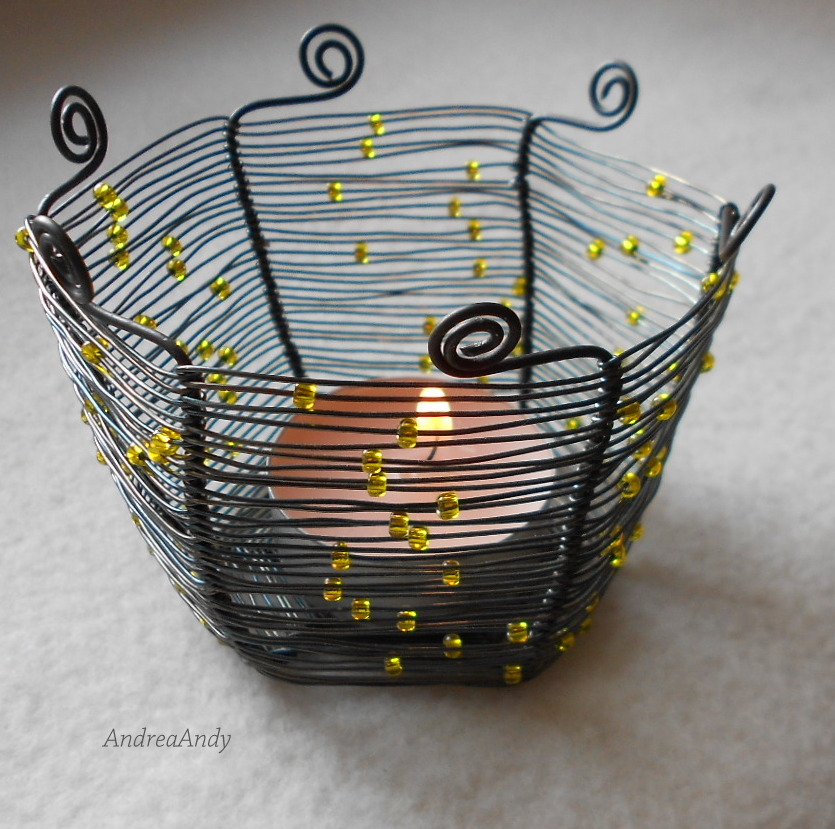 Drátovaný svícen-žlutý :-)