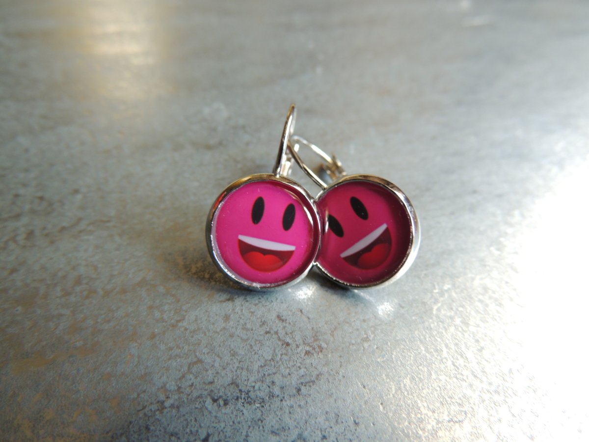 I růžový smajlík se směje 