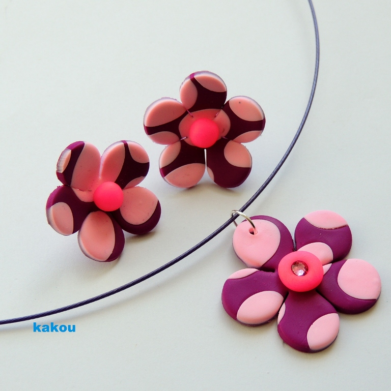 sada kytičky puntíkaté (violet)